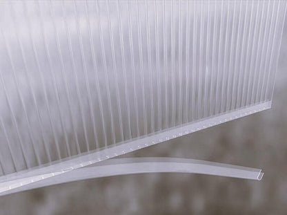 6× U-Profile (2,10 m) – sauberer Abschluss der Polycarbonatplatten, schützt Kanten & sorgt für gepflegte Optik.